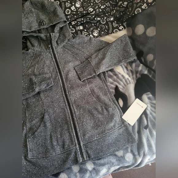 Lululemon scuba hoodie rare  speckled black, size 14. NWT. - Picture 12 of 12